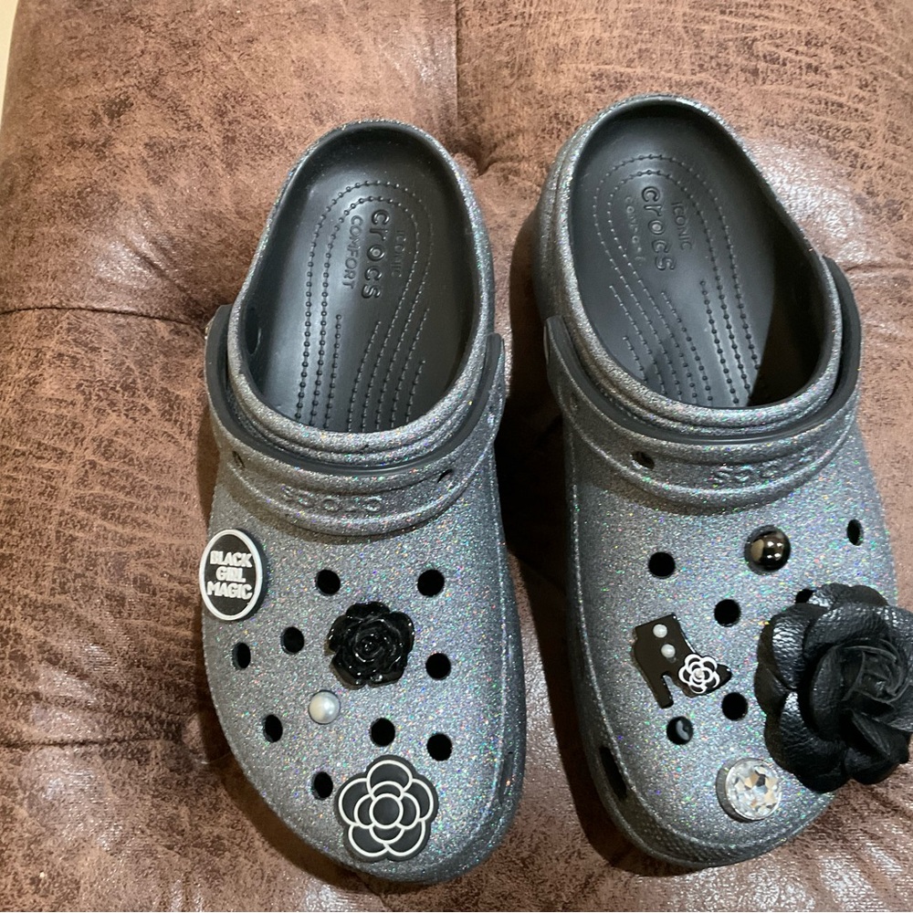 Platform Glitter Crocs Size 10 – Sparkle w/ Removable Jibbitz ✨🖤
